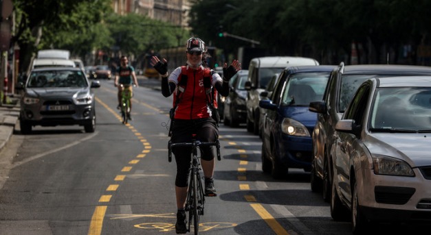 Fix kilométerdíjjal és vállalati kerékpárral népszerűsítenék a biciklizést
